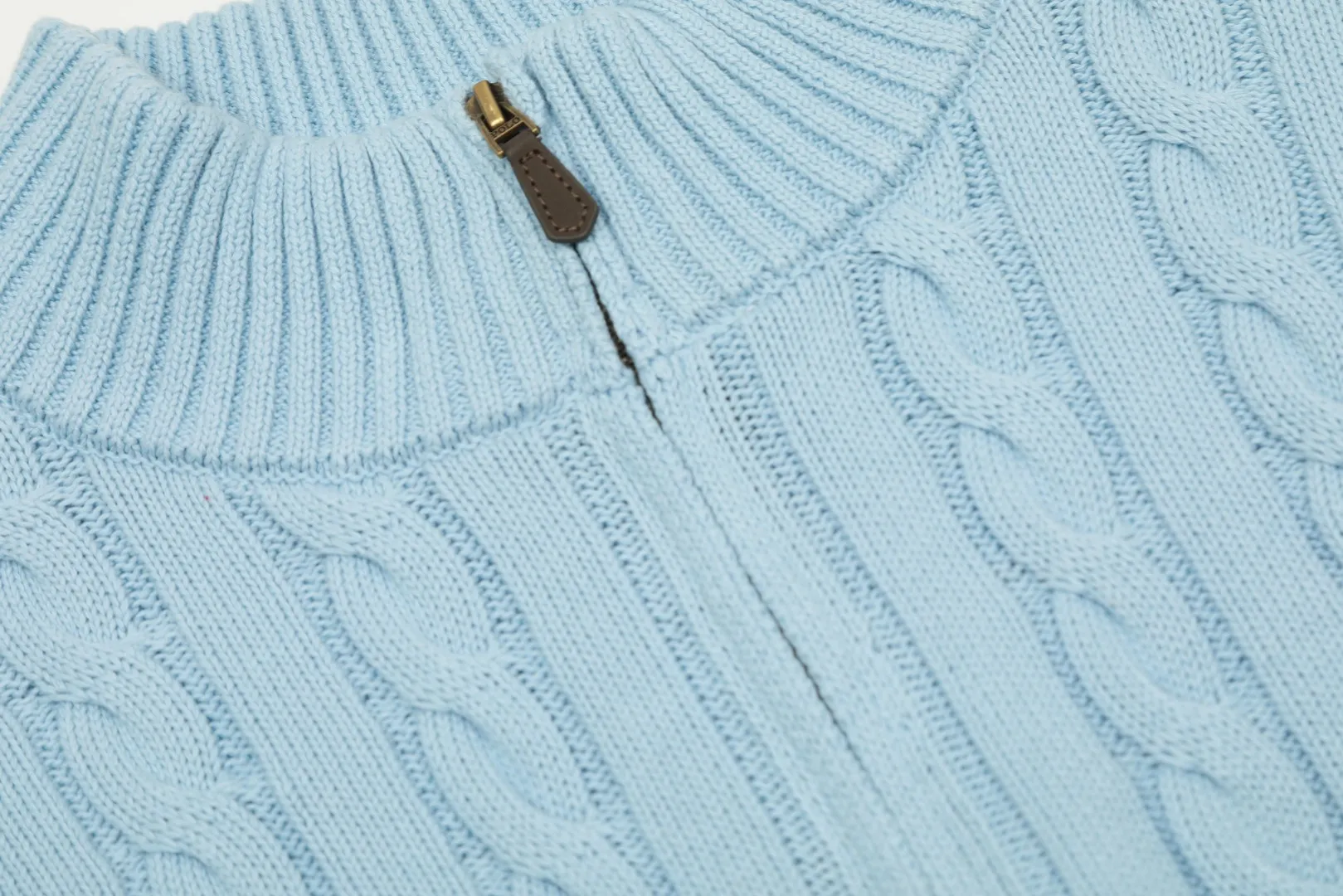 P250 Top quality" Style number: DS014# (not off the shelves all year round) [Ralph Lauren half-zip solid color pony embroidery logo twist knitted sweater] ✅Ralph Lauren half-zip classic basic versatile unisex couple pullover sweater ✅Main supplier platform live broadcast Wholesale entity Replenish when out of stock Not off the shelf ✅ZP quality 1:1 version Scan the code to enter the GF website Counter quality ✅Detailed quality The only one in Guangzhou Imported quality cotton yarn, focusing on high-end, cost-effective, good quality needless to say ✅The version is restored to the original order, the maximum size can be worn up to 200 pounds, loose, comfortable and stress-free ✅The upper body is simple and easy to match, ootd must-have style, good-looking clothes are never picky, a must-have wardrobe recommendation Size: S-XL Color: Navy blue milk white black pure white gray khaki light blue yellow pink olive green red blue label red gold label